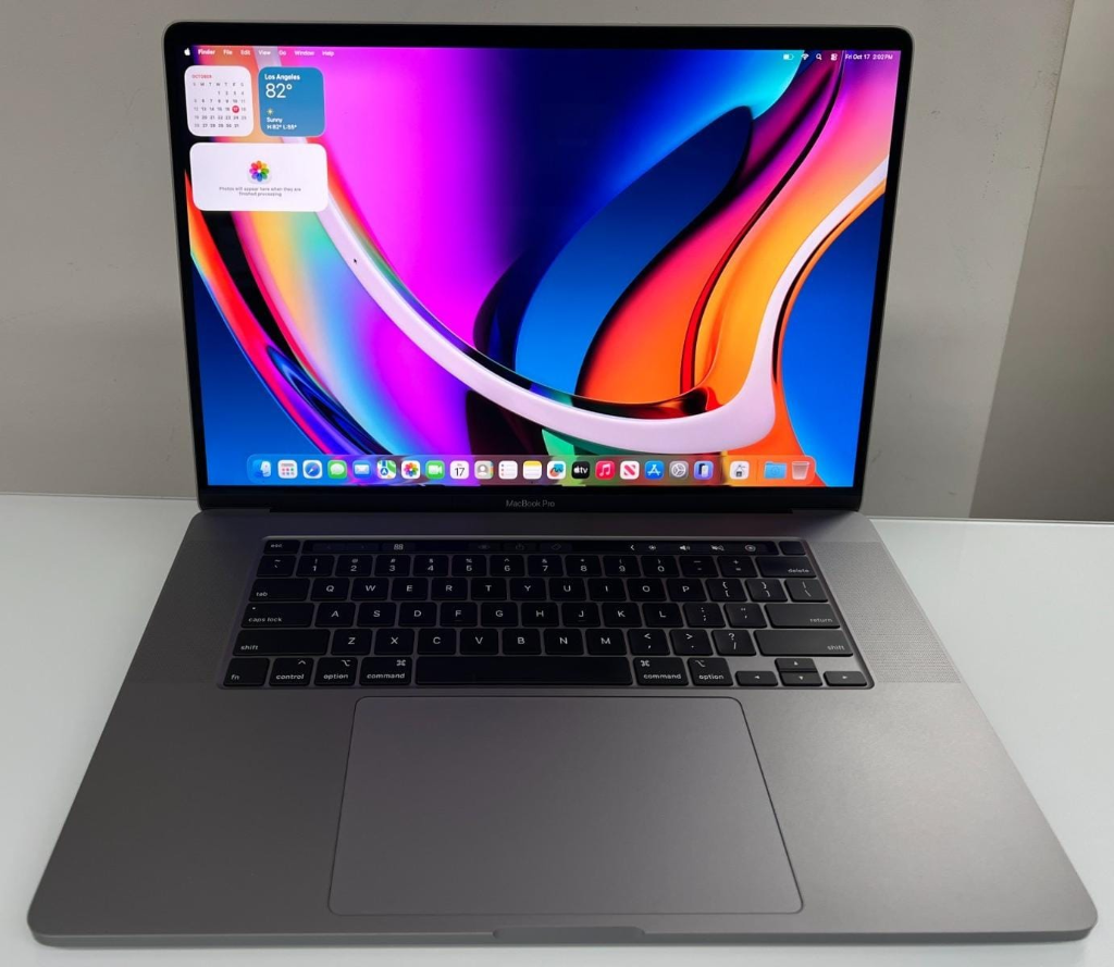 MacBook 16